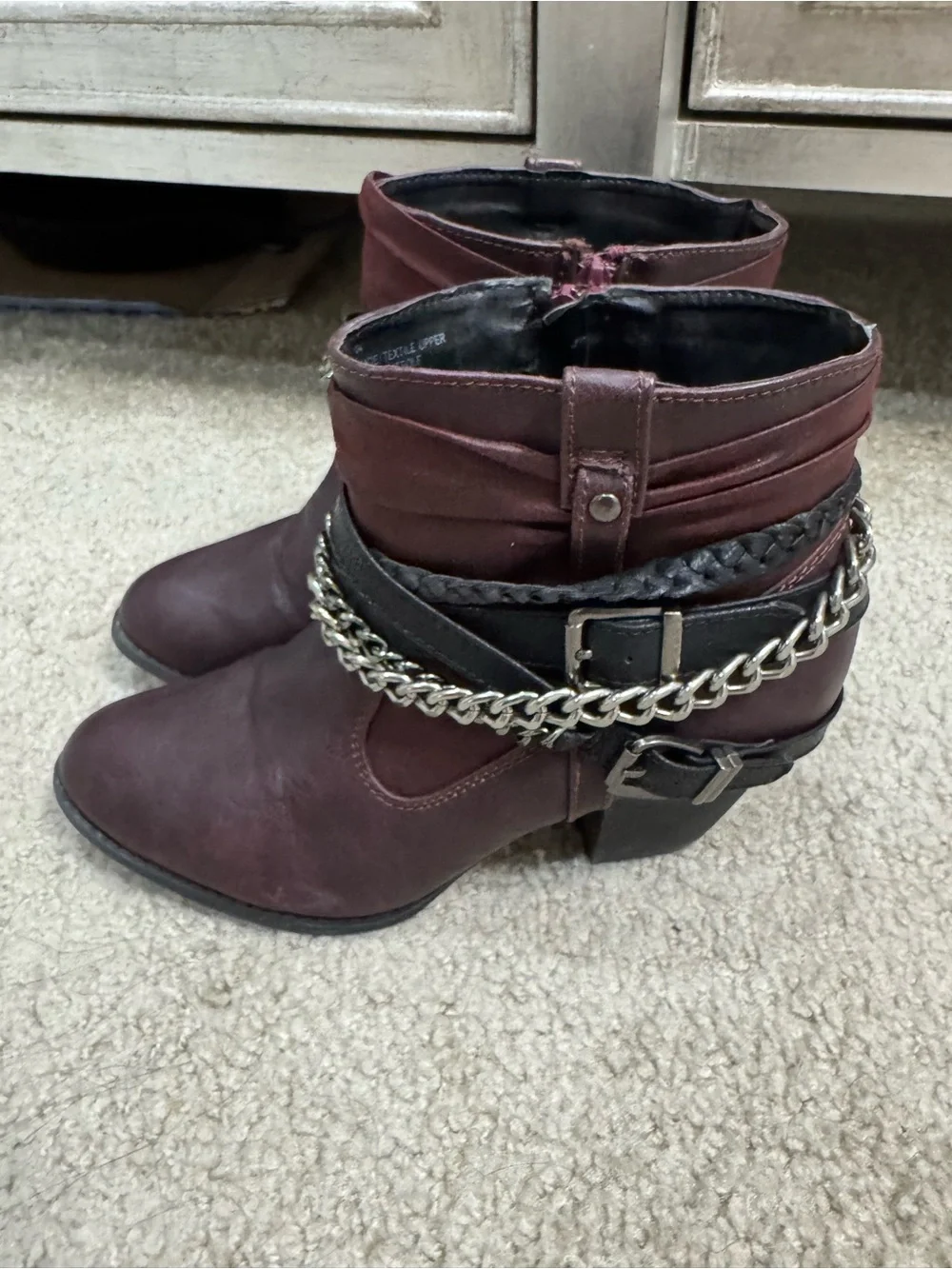 BKE Buckle Women's Burgundy Chain-Accent Ankle Bootie Boots